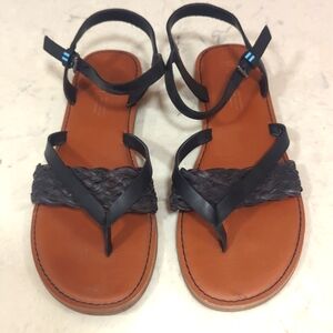 Tom's flat black sandals
